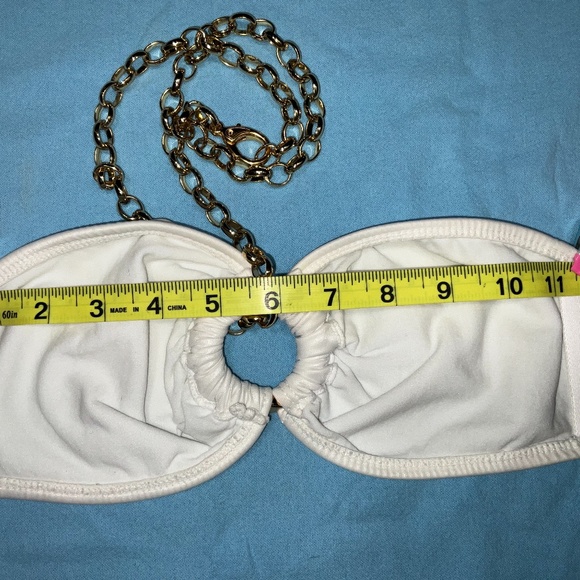 WHITE LUSTER RUCHED BIKINI WITH REAR BOW AND GOLD CHAIN DETAILS BY SYRUP - Picture 13 of 15